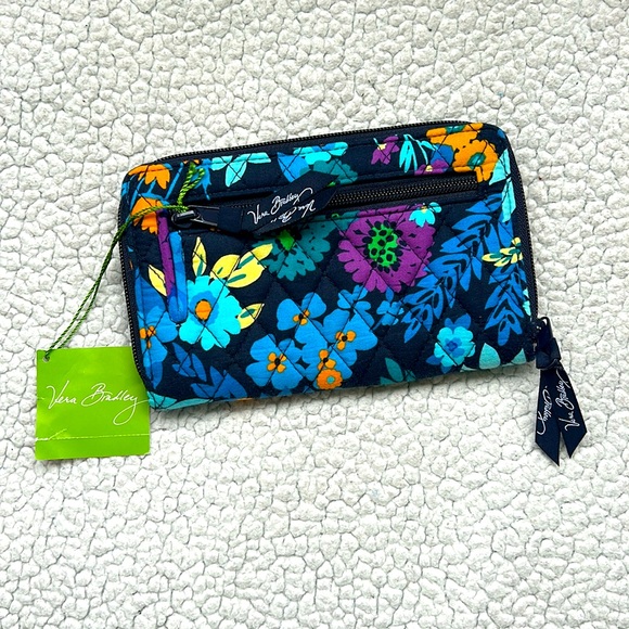 NWT Vera Bradley Turnlock Wallet Midnight Blues Pattern - Picture 2 of 8